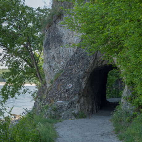 Felsdurchgang in Hainburg an der Donau.