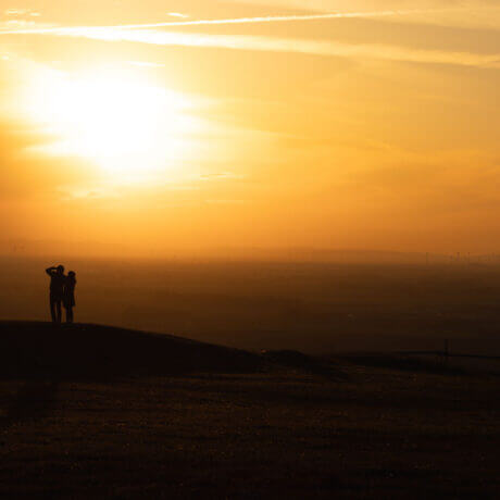 Blick vom Braunsberg in Hainburg an der Donau - bei Sonnenuntergang.